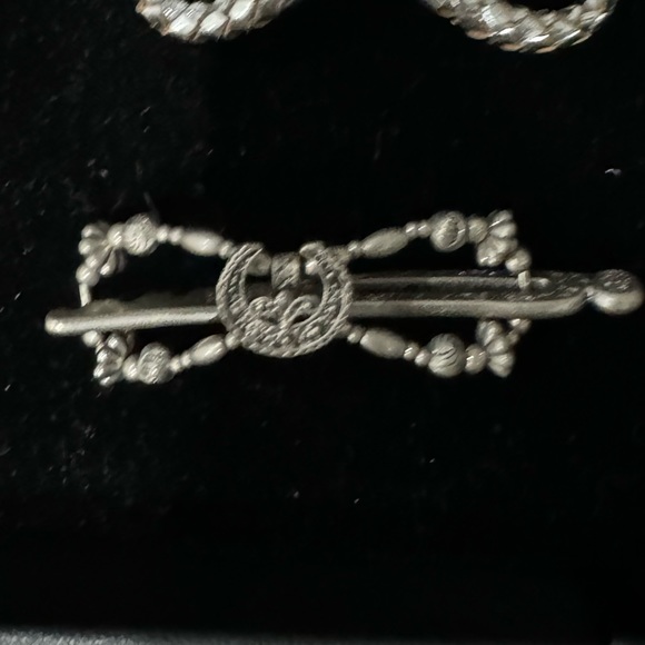 Lilla Rose Accessories - Lilla Rose, Crescent Flexi-clip, Small, New